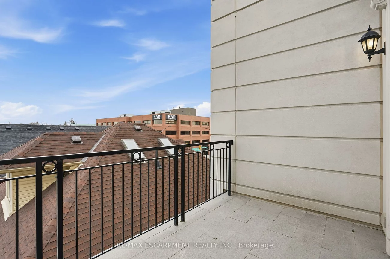 300, Randall, 1013 - OO Old Oakville, Oakville