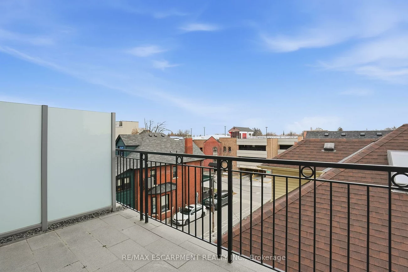 300, Randall, 1013 - OO Old Oakville, Oakville