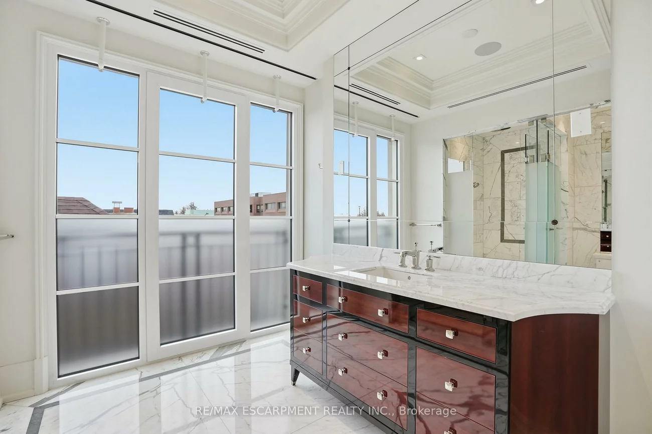 300, Randall, 1013 - OO Old Oakville, Oakville