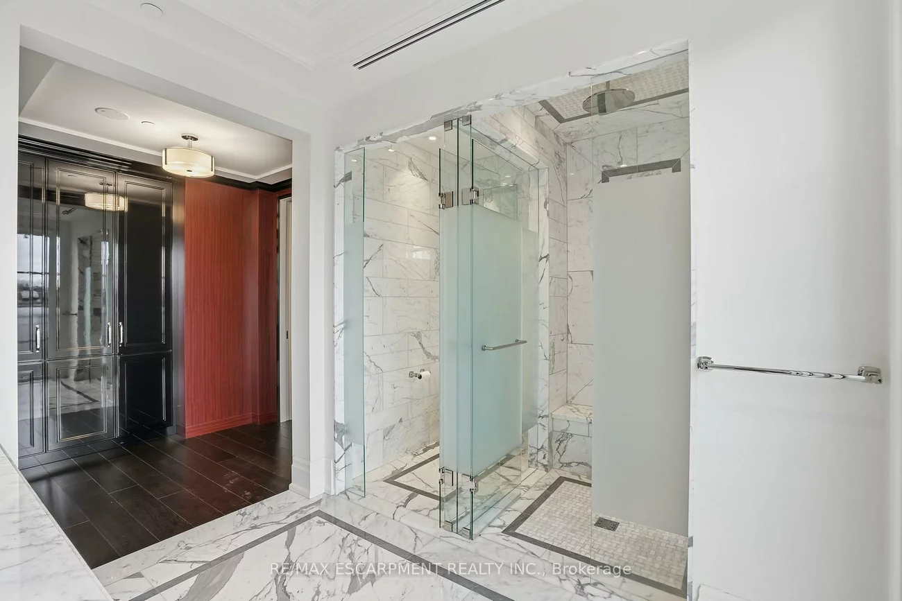 300, Randall, 1013 - OO Old Oakville, Oakville