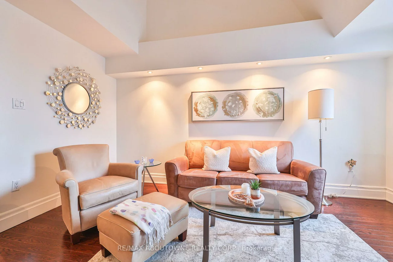 185, Robinson, 1013 - OO Old Oakville, Oakville