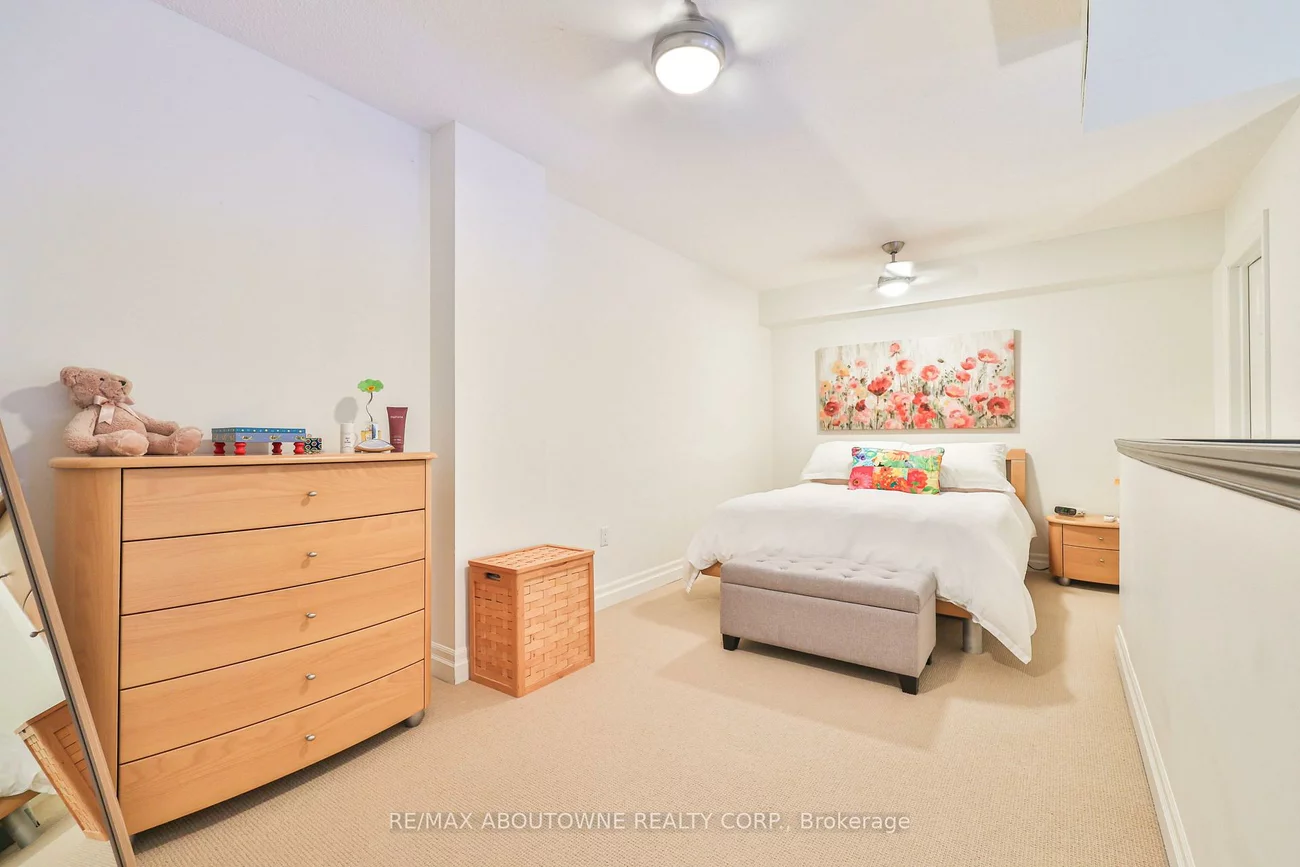 185, Robinson, 1013 - OO Old Oakville, Oakville