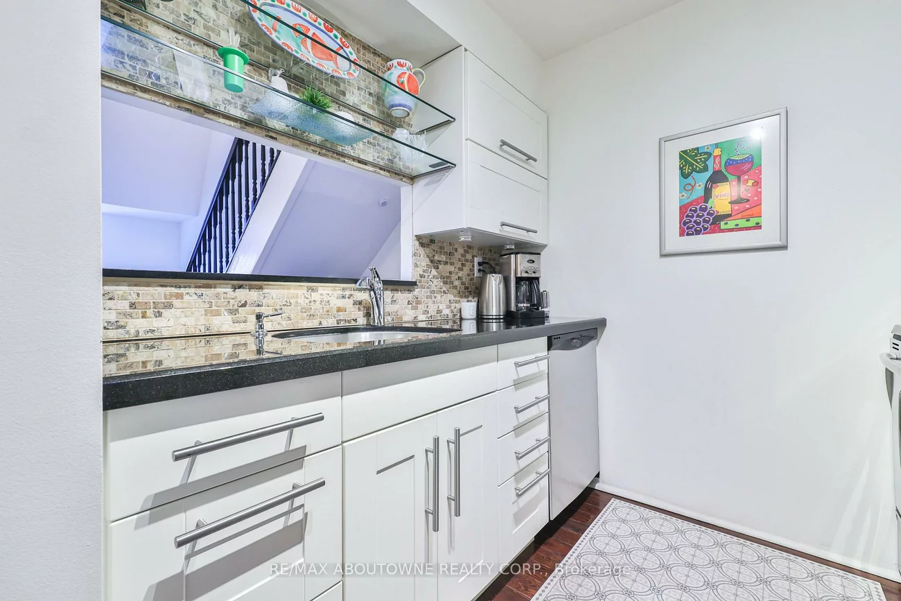 185, Robinson, 1013 - OO Old Oakville, Oakville