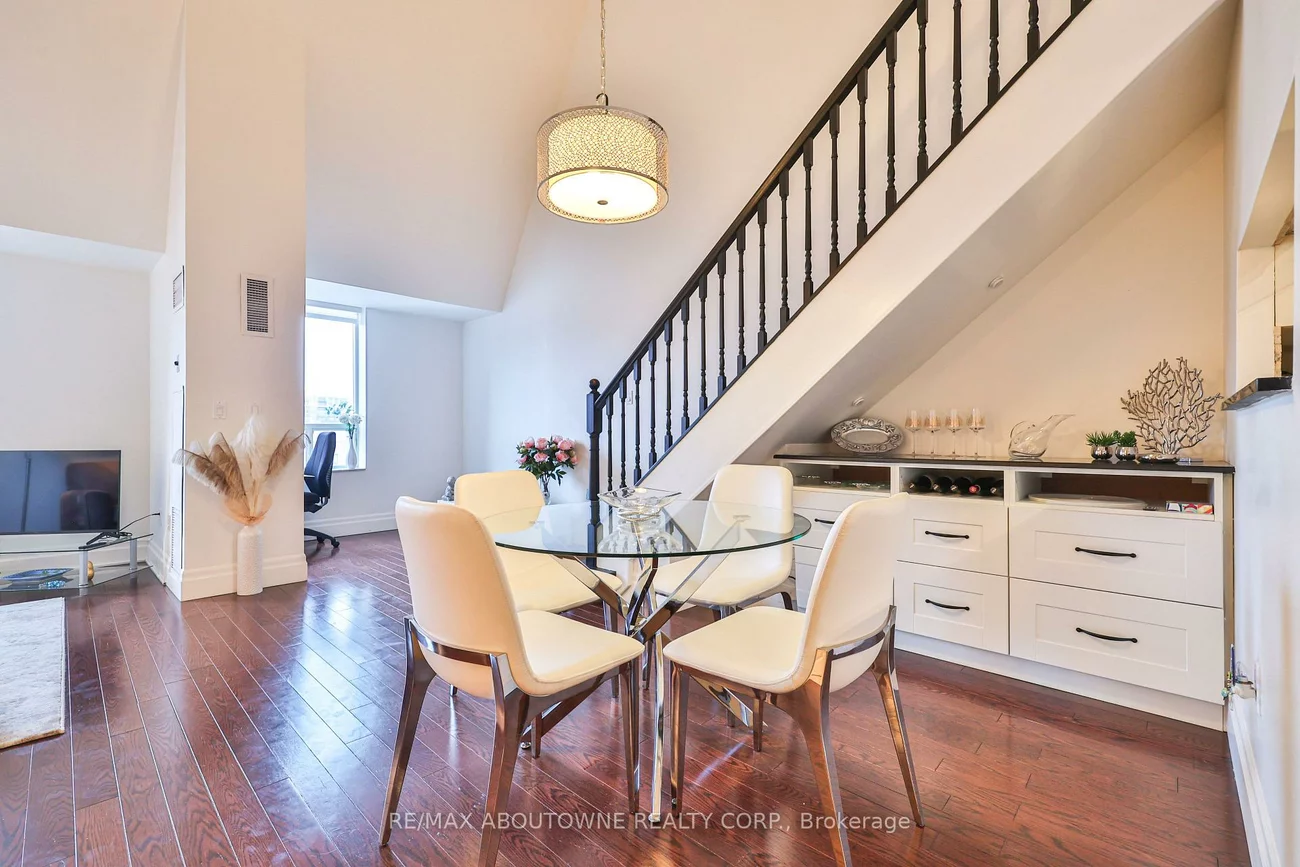 185, Robinson, 1013 - OO Old Oakville, Oakville