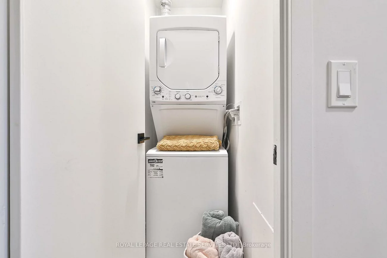 2489, Taunton, 1015 - RO River Oaks, Oakville