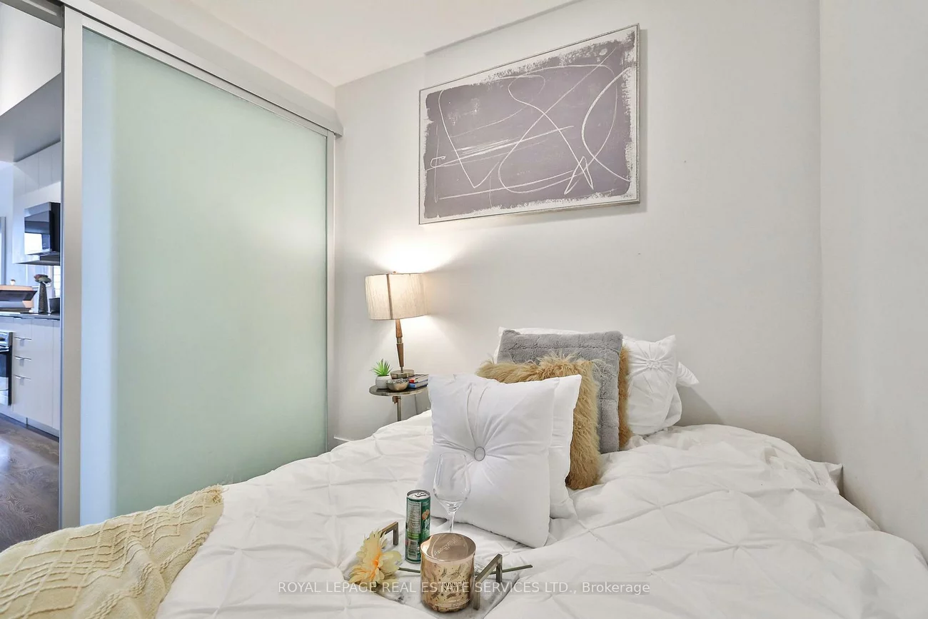 2489, Taunton, 1015 - RO River Oaks, Oakville