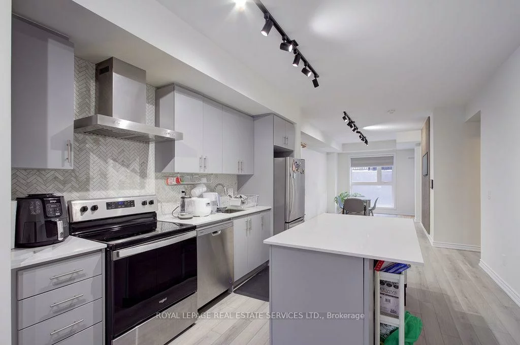 349, Wheat Boom, 1010 - JM Joshua Meadows, Oakville