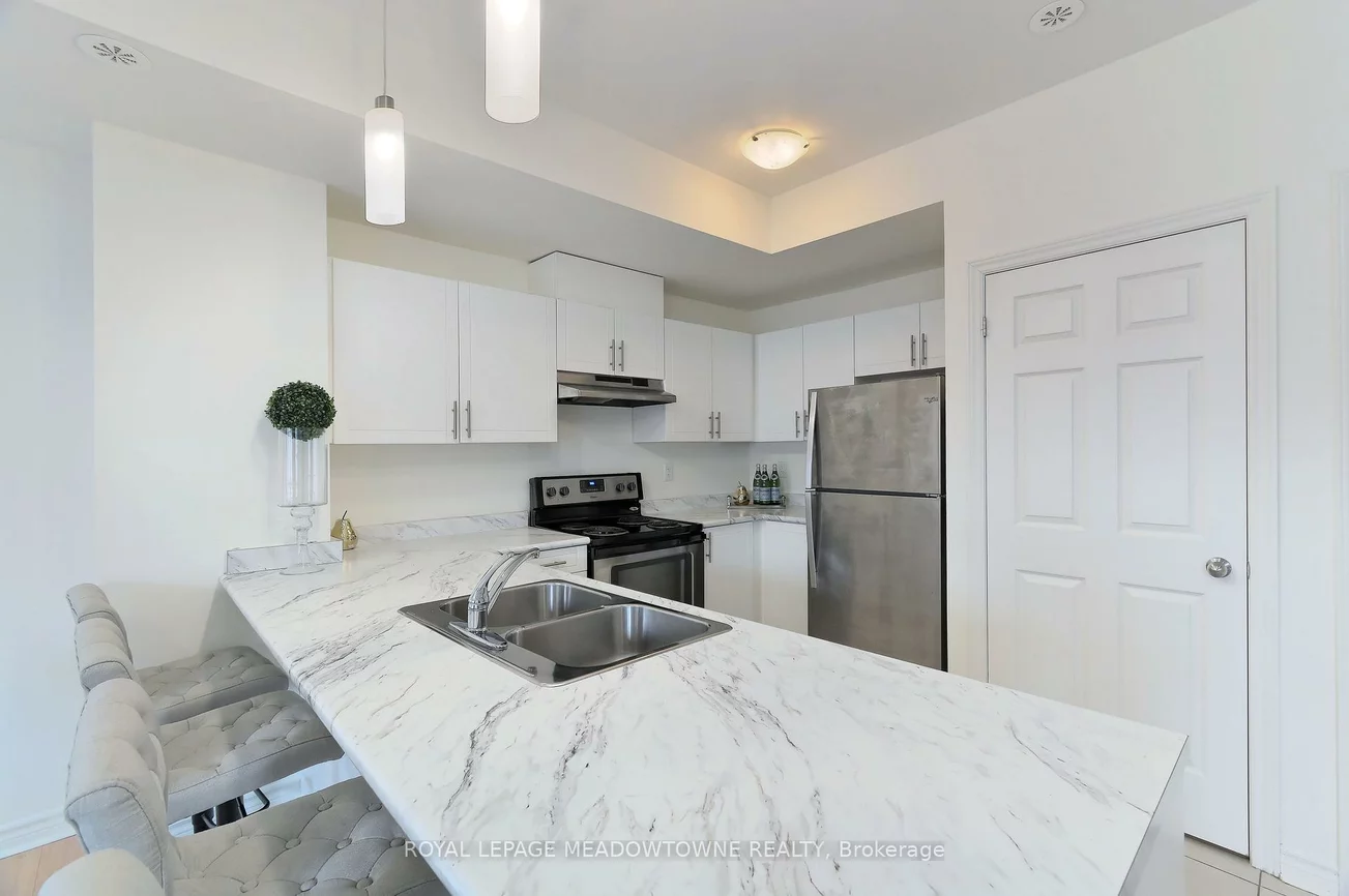 2420, Baronwood, 1019 - WM Westmount, Oakville