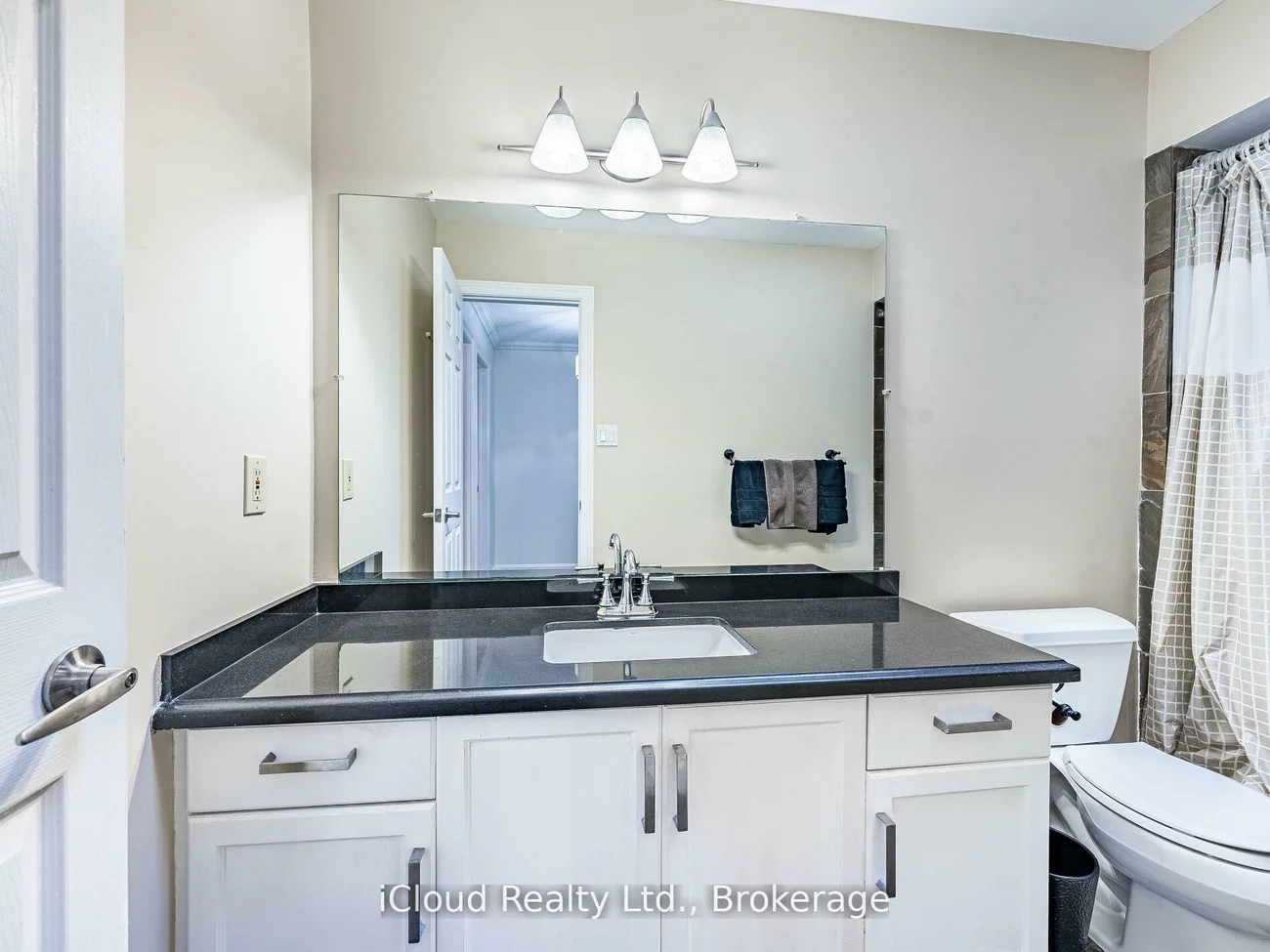 1100, Queens, 1003 - CP College Park, Oakville