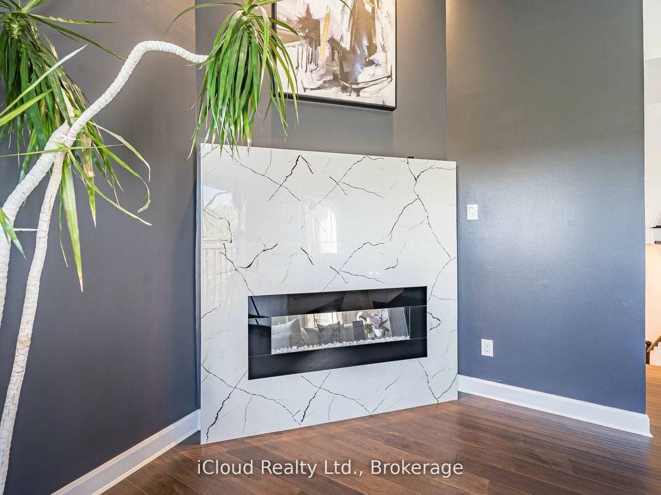 1100, Queens, 1003 - CP College Park, Oakville