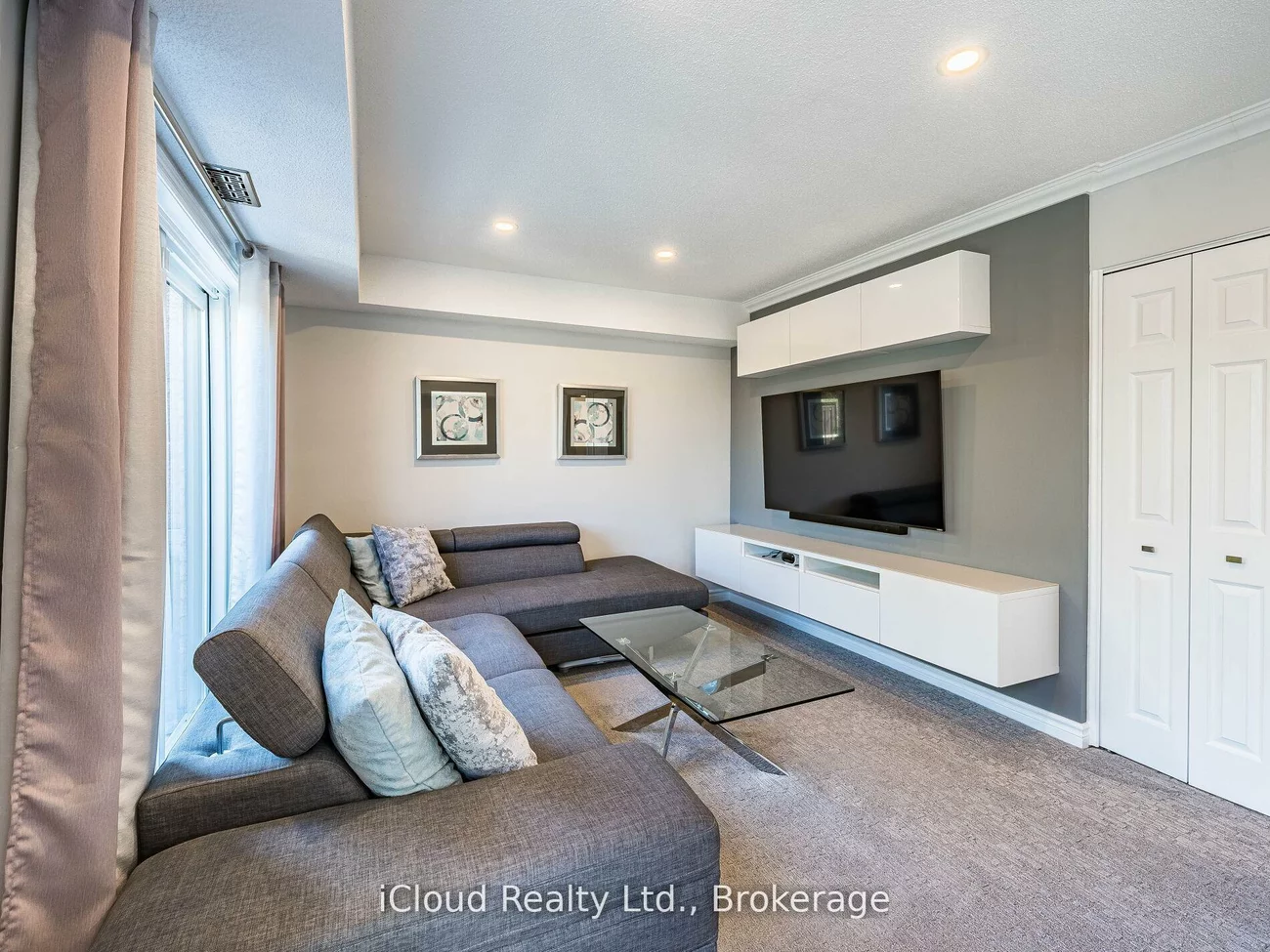 1100, Queens, 1003 - CP College Park, Oakville