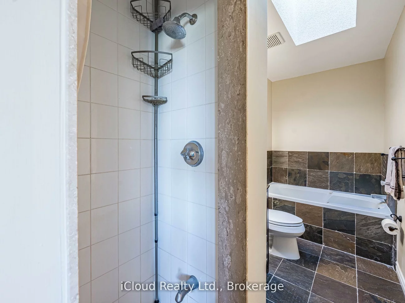 1100, Queens, 1003 - CP College Park, Oakville