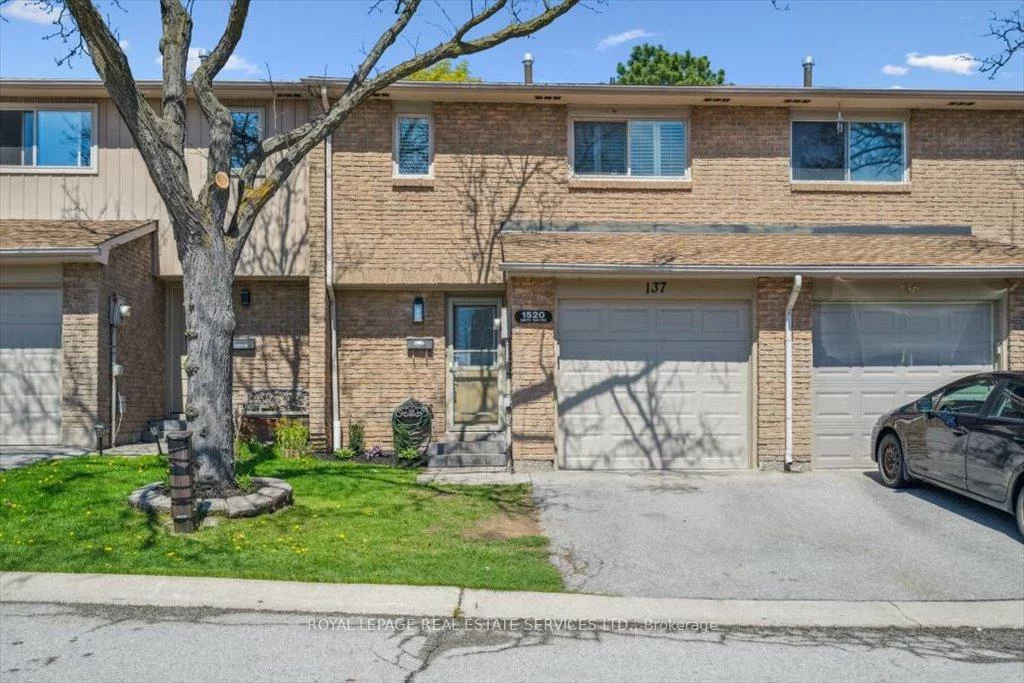 1520, Lancaster, 1005 - FA Falgarwood, Oakville