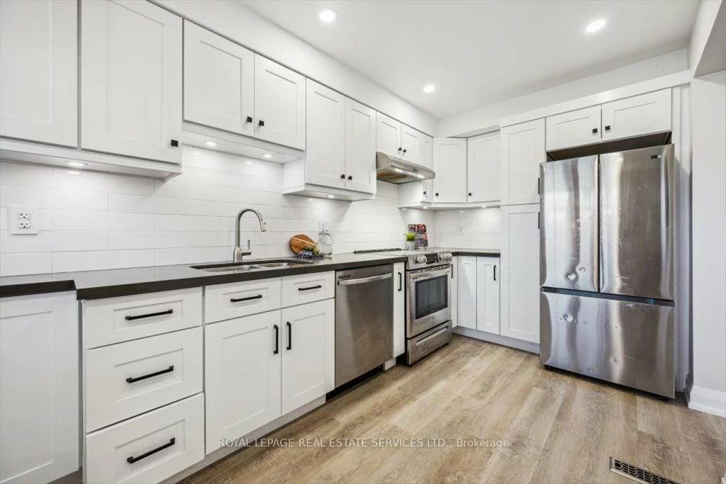 1520, Lancaster, 1005 - FA Falgarwood, Oakville