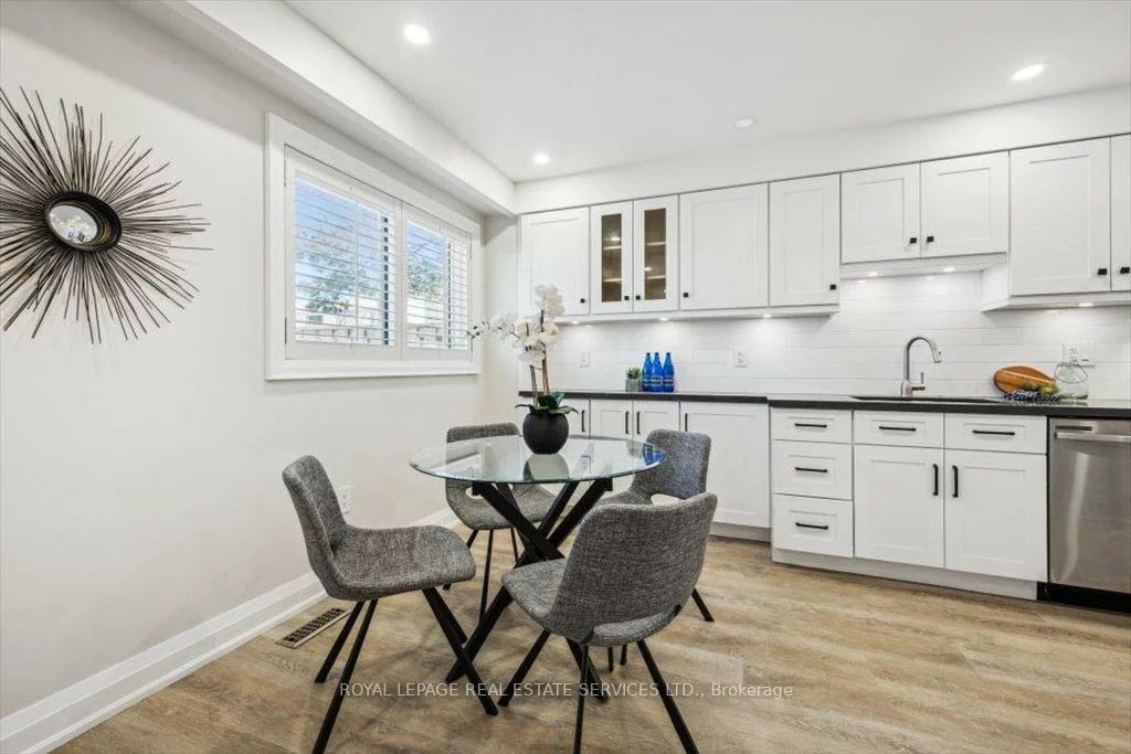 1520, Lancaster, 1005 - FA Falgarwood, Oakville
