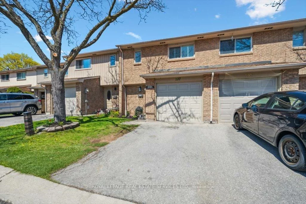 1520, Lancaster, 1005 - FA Falgarwood, Oakville
