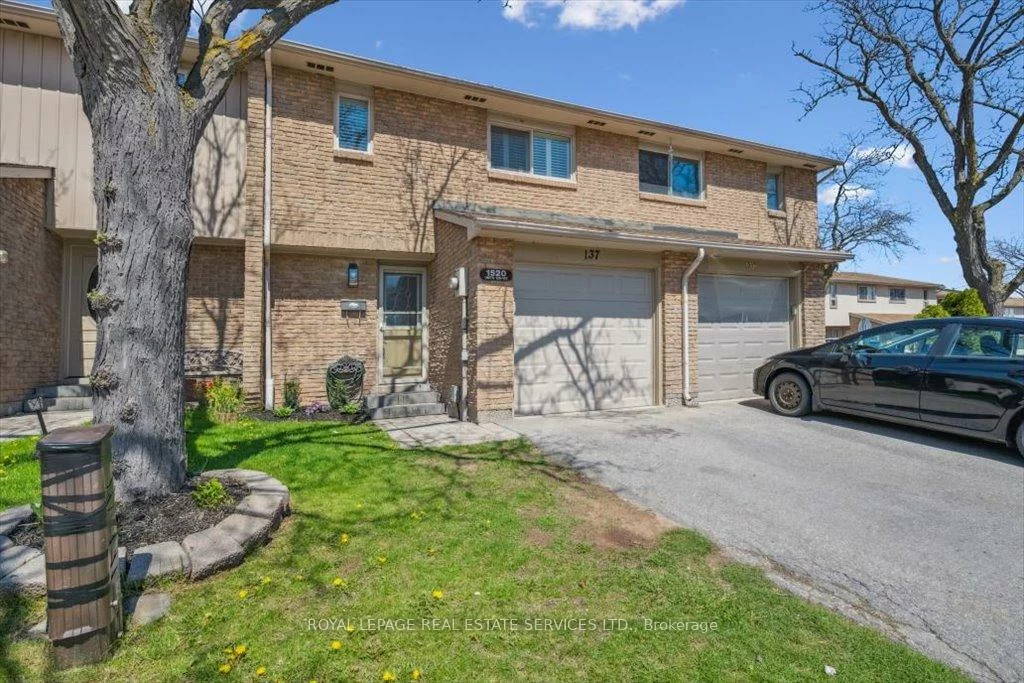 1520, Lancaster, 1005 - FA Falgarwood, Oakville