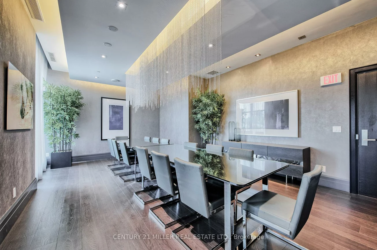 55, Speers, 1014 - QE Queen Elizabeth, Oakville