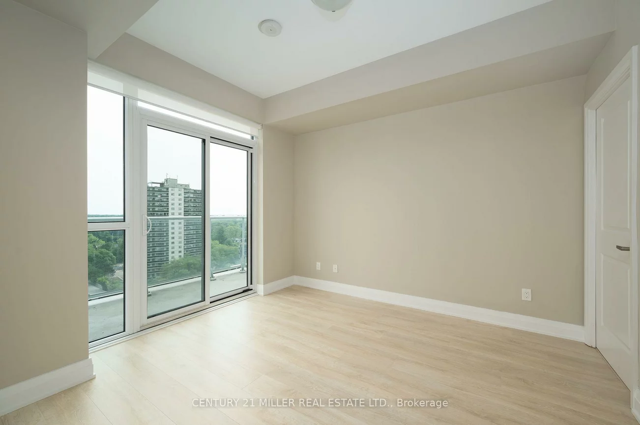 55, Speers, 1014 - QE Queen Elizabeth, Oakville