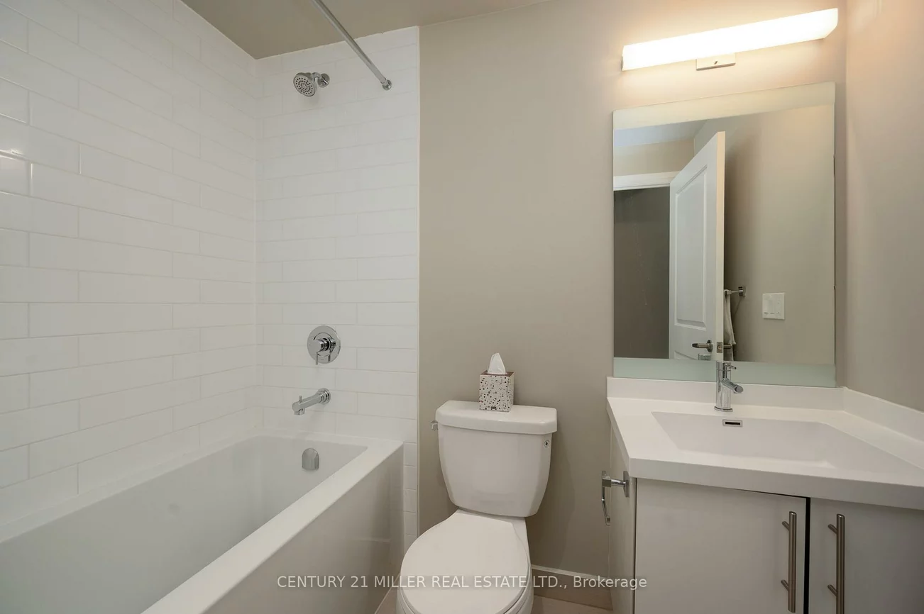 55, Speers, 1014 - QE Queen Elizabeth, Oakville