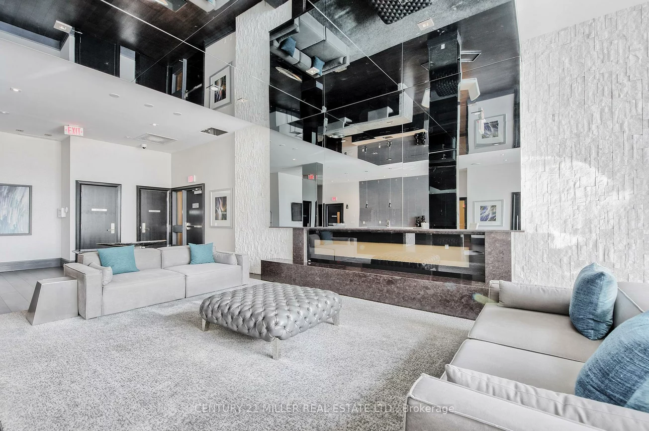 55, Speers, 1014 - QE Queen Elizabeth, Oakville