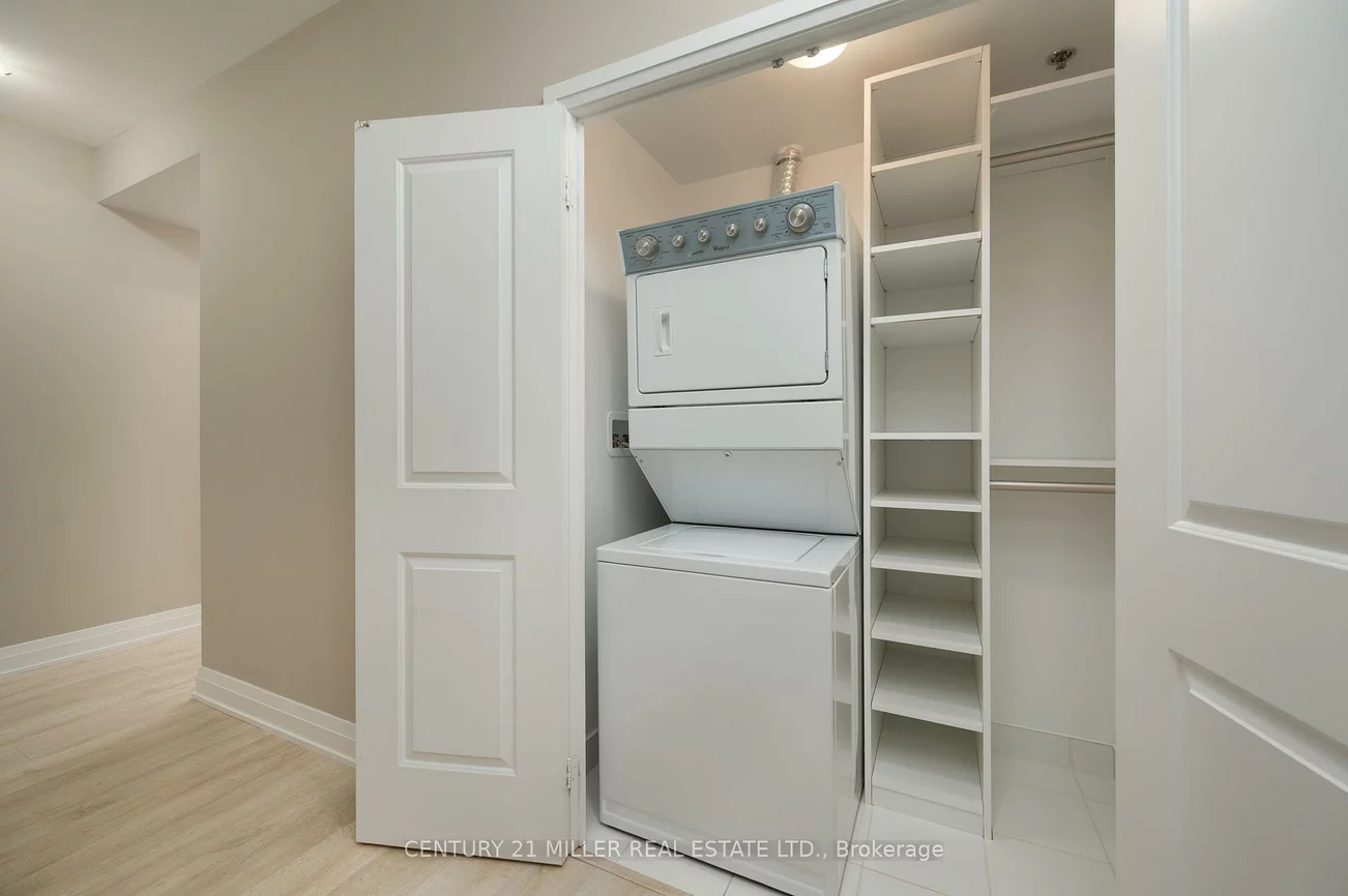 55, Speers, 1014 - QE Queen Elizabeth, Oakville