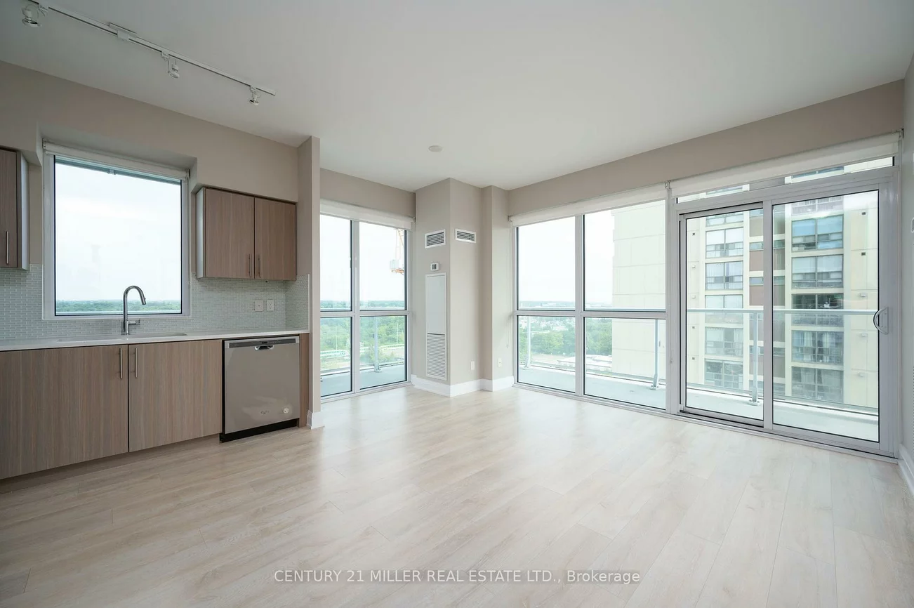 55, Speers, 1014 - QE Queen Elizabeth, Oakville