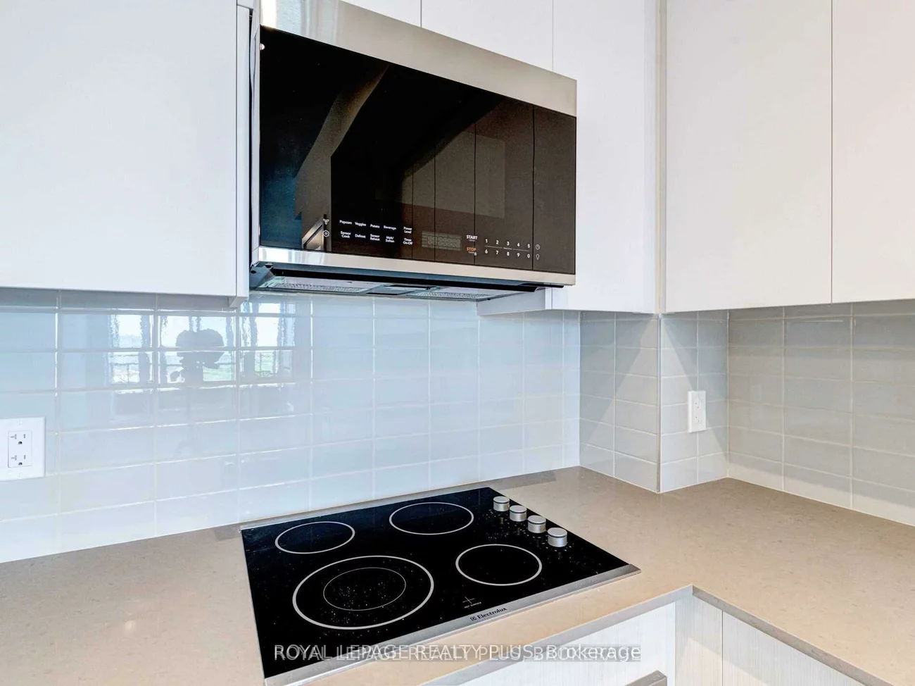 297, Oak Walk, 1015 - RO River Oaks, Oakville