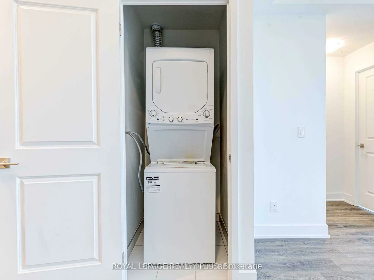 297, Oak Walk, 1015 - RO River Oaks, Oakville