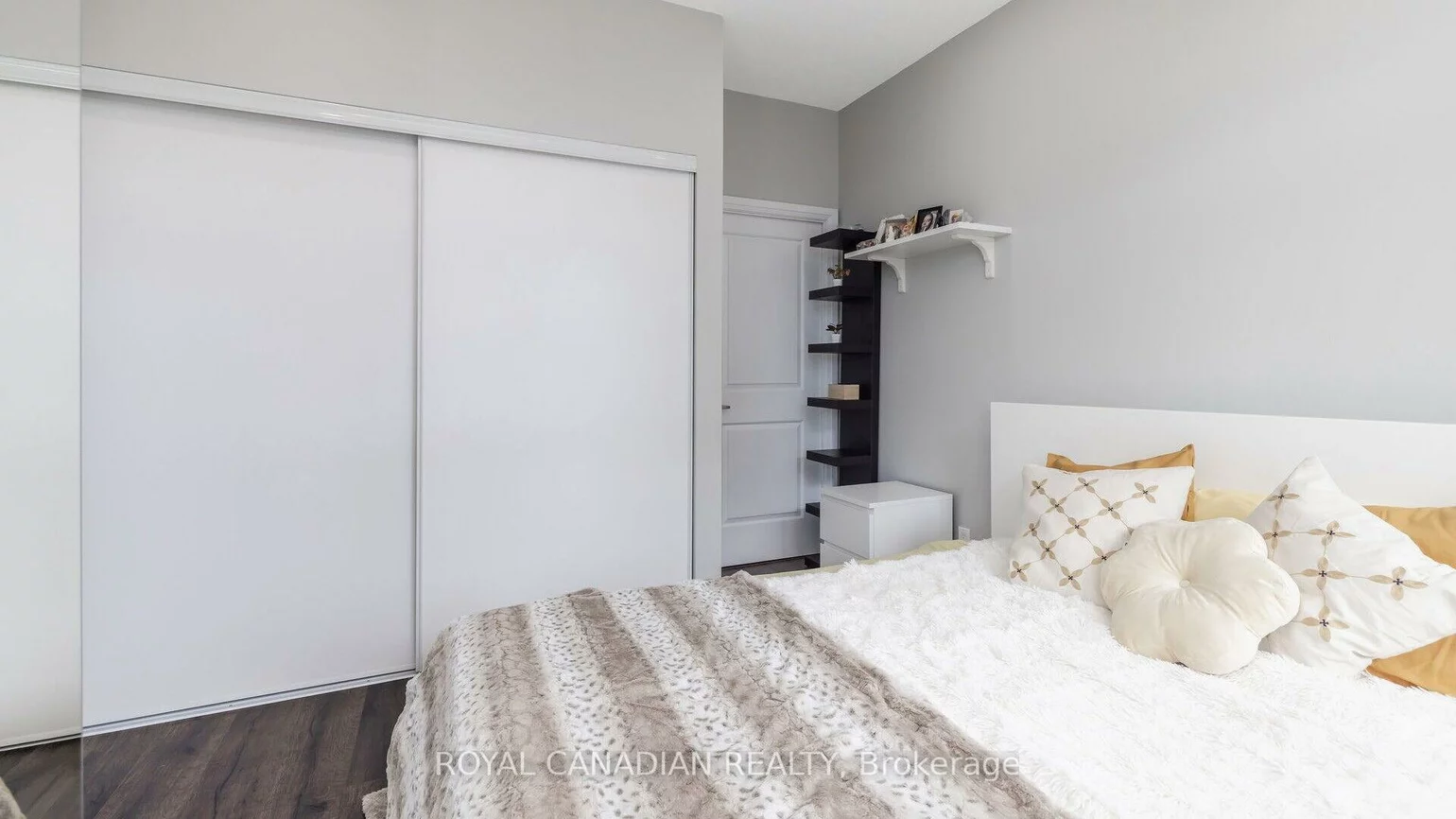 55, Speers, 1002 - CO Central, Oakville