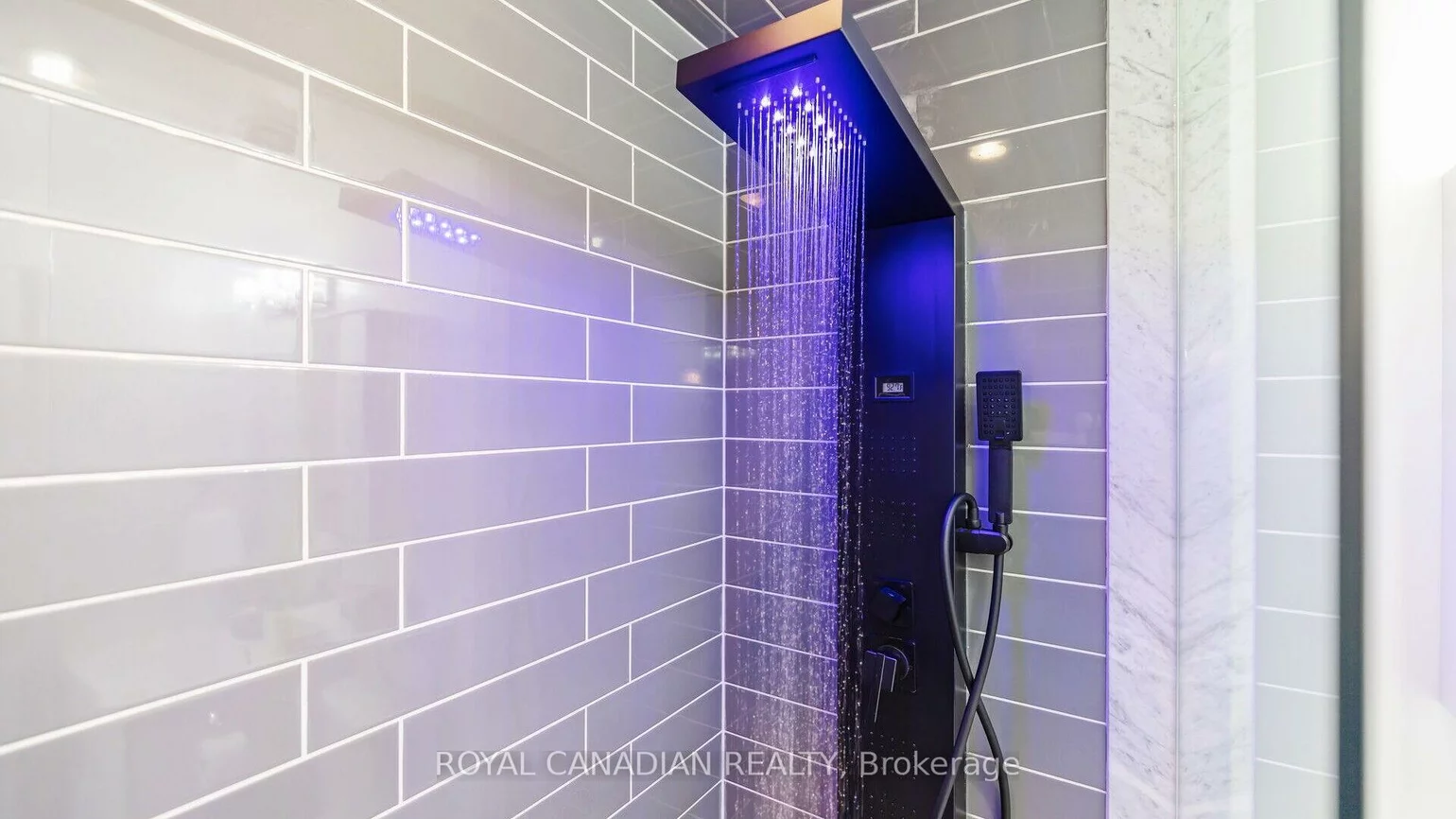 55, Speers, 1002 - CO Central, Oakville