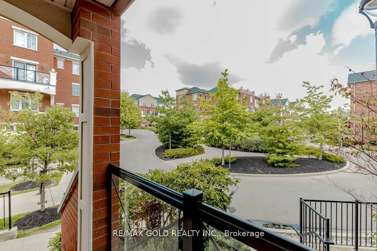 2468, Post, 1015 - RO River Oaks, Oakville