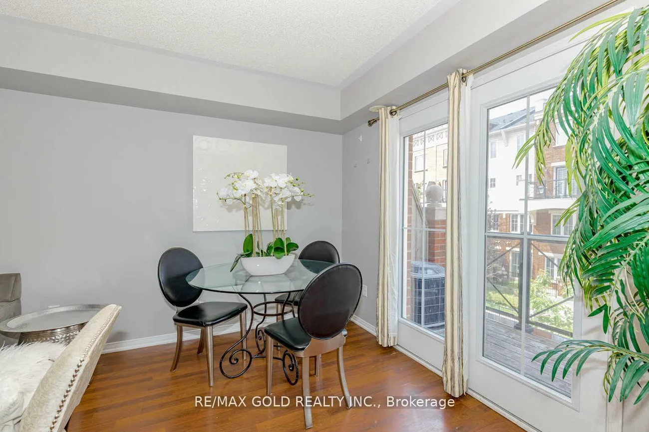 2468, Post, 1015 - RO River Oaks, Oakville