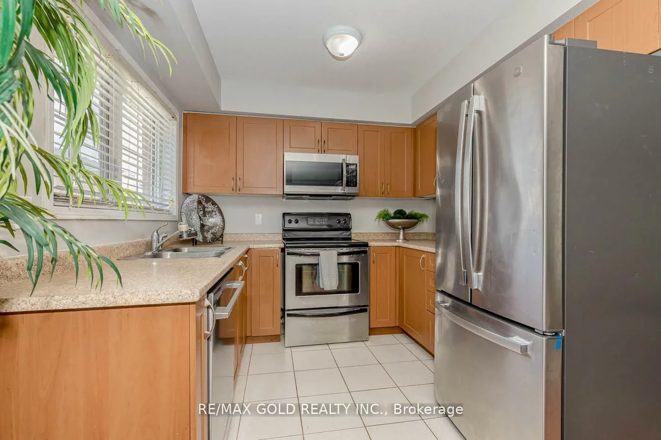 2468, Post, 1015 - RO River Oaks, Oakville