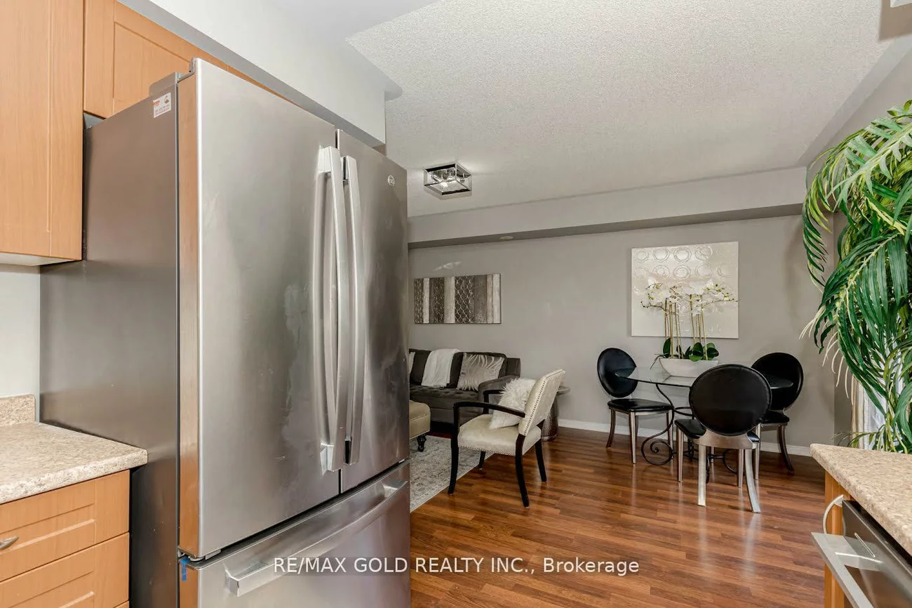 2468, Post, 1015 - RO River Oaks, Oakville