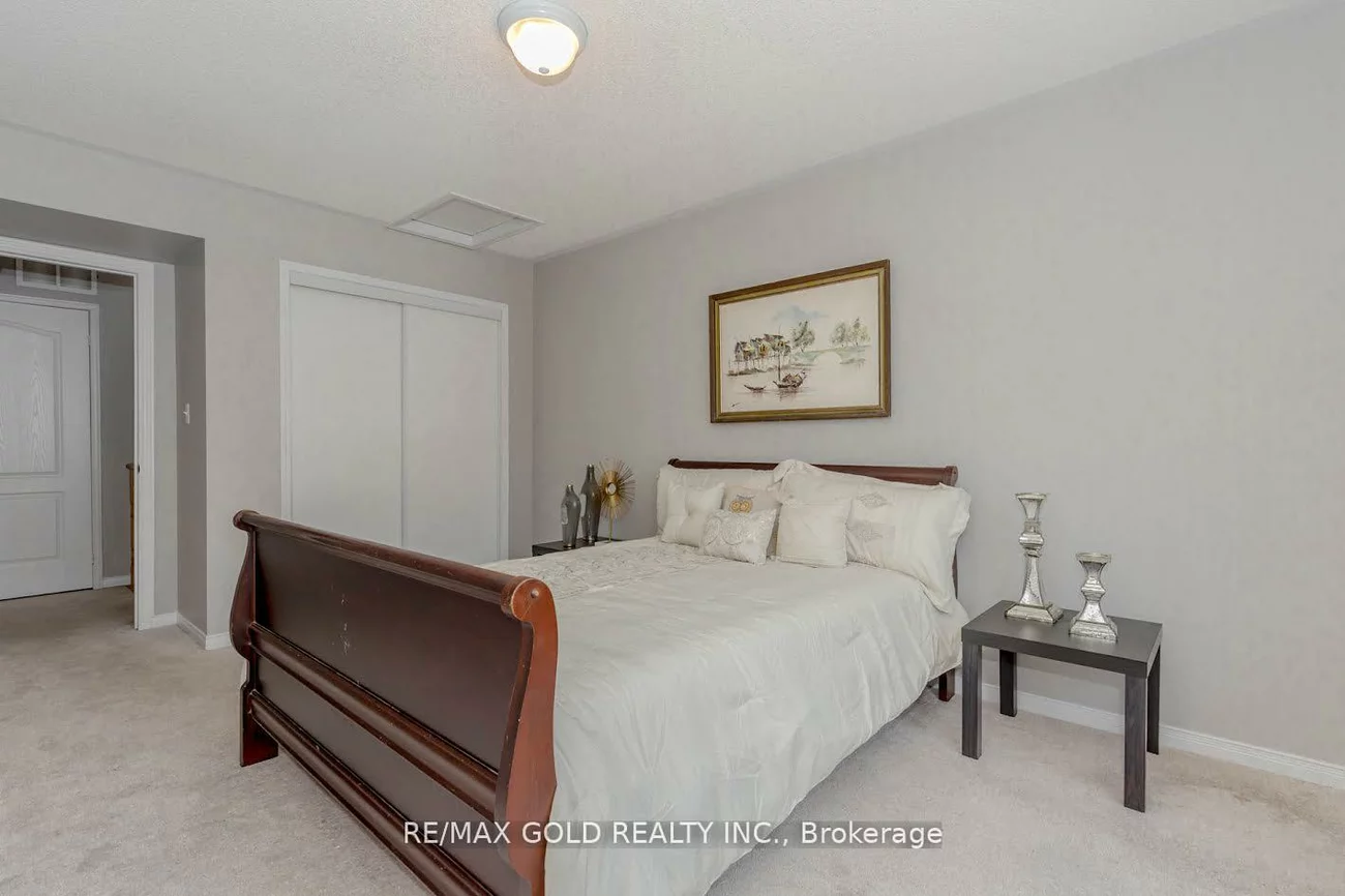 2468, Post, 1015 - RO River Oaks, Oakville