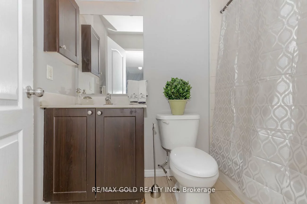 2468, Post, 1015 - RO River Oaks, Oakville