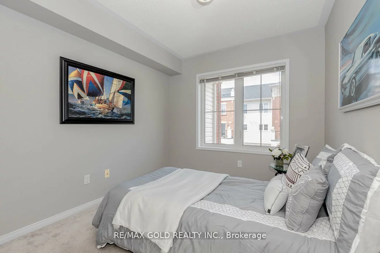 2468, Post, 1015 - RO River Oaks, Oakville