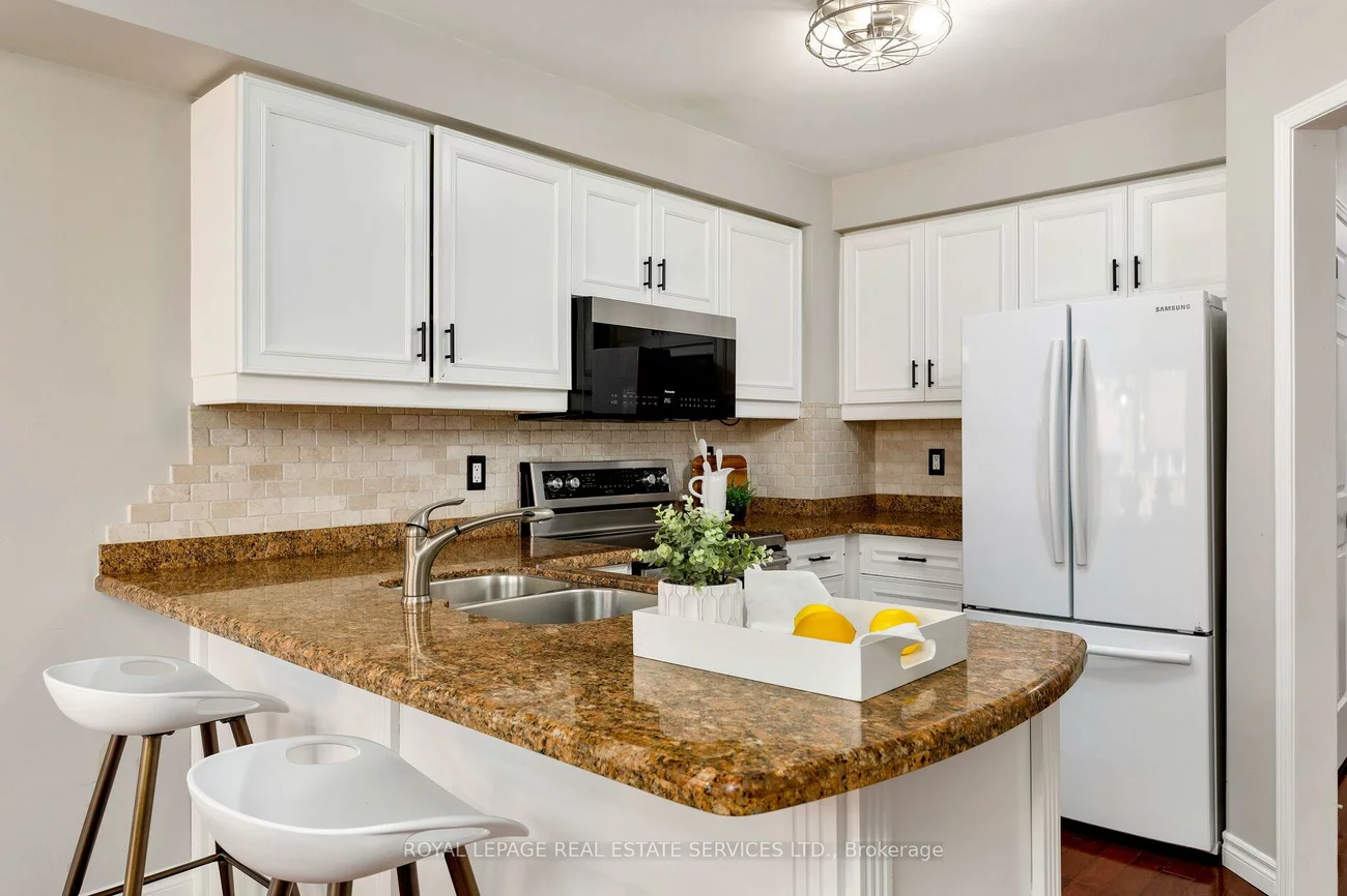 2006, Glenada, 1018 - WC Wedgewood Creek, Oakville