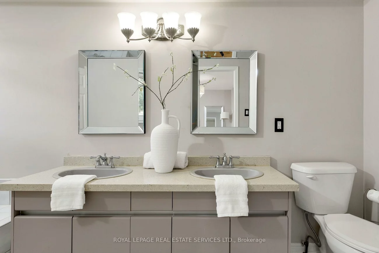 2006, Glenada, 1018 - WC Wedgewood Creek, Oakville