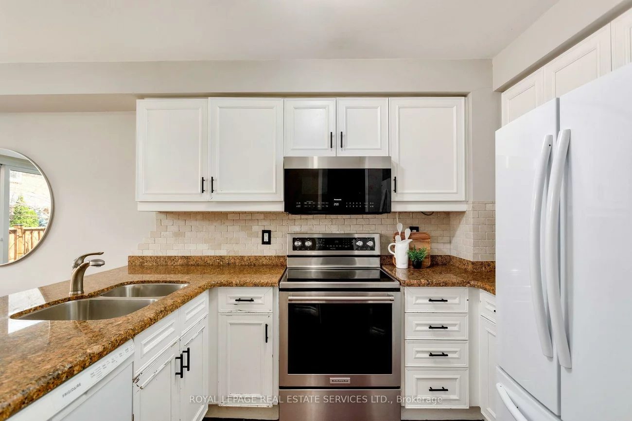 2006, Glenada, 1018 - WC Wedgewood Creek, Oakville