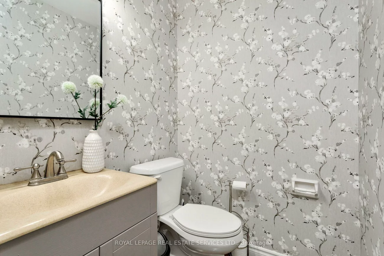 2006, Glenada, 1018 - WC Wedgewood Creek, Oakville