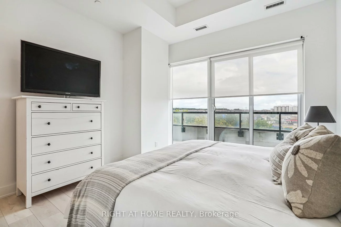 2485, Taunton, 1015 - RO River Oaks, Oakville