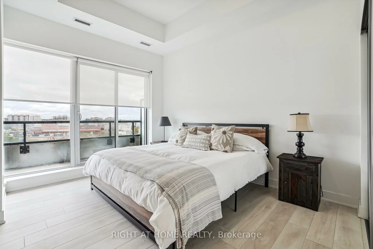 2485, Taunton, 1015 - RO River Oaks, Oakville