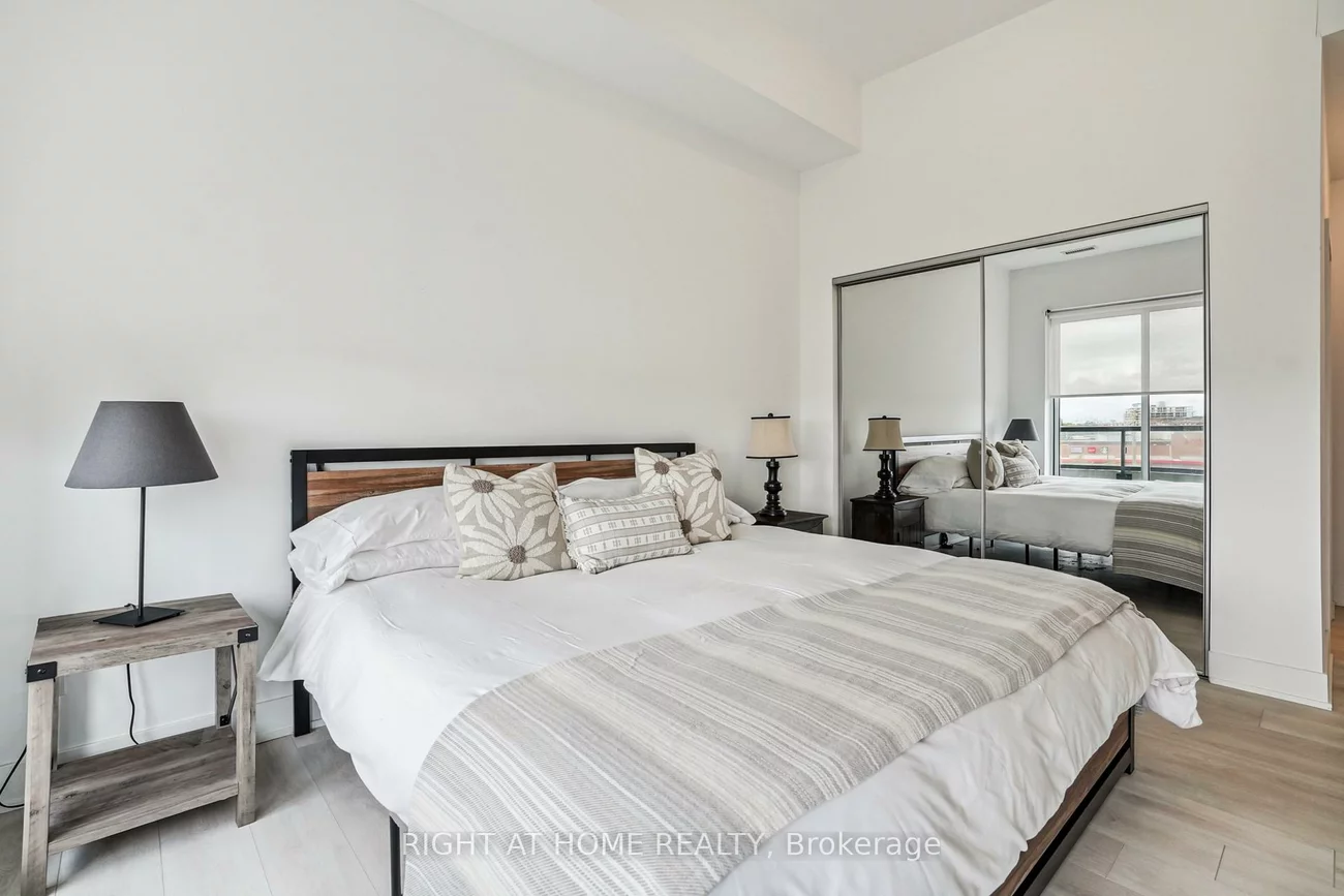 2485, Taunton, 1015 - RO River Oaks, Oakville