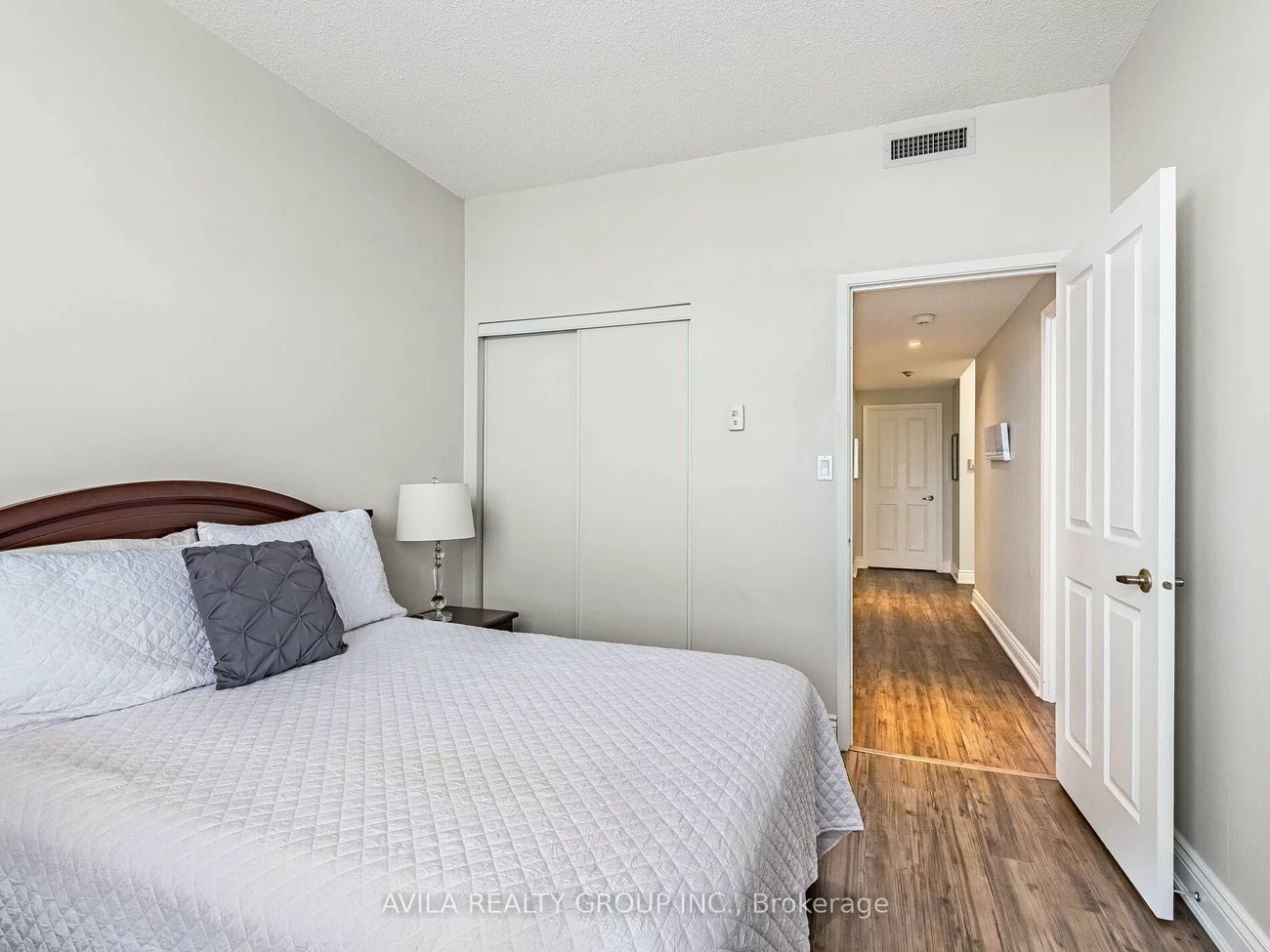 2199, Sixth, 1015 - RO River Oaks, Oakville