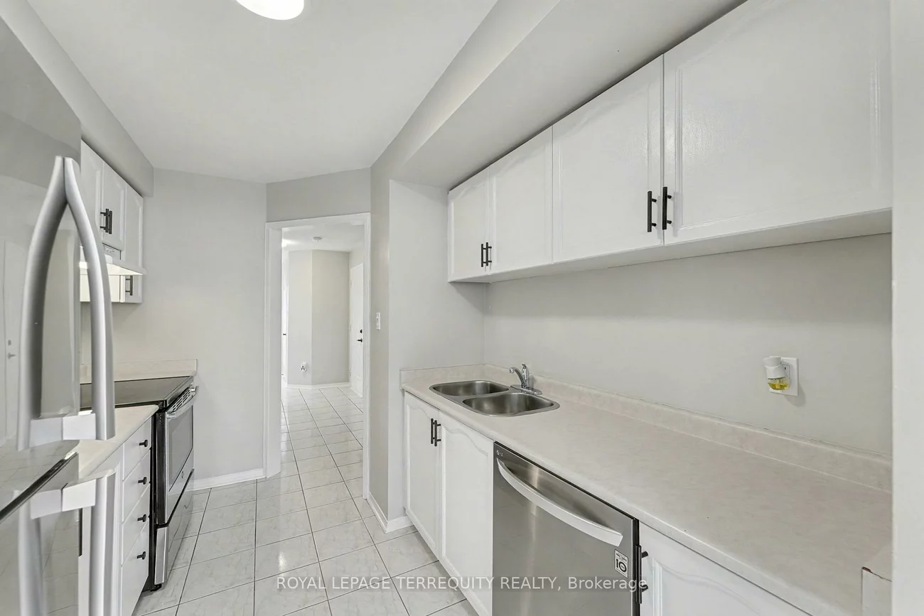 2350, Grand Ravine, 1015 - RO River Oaks, Oakville