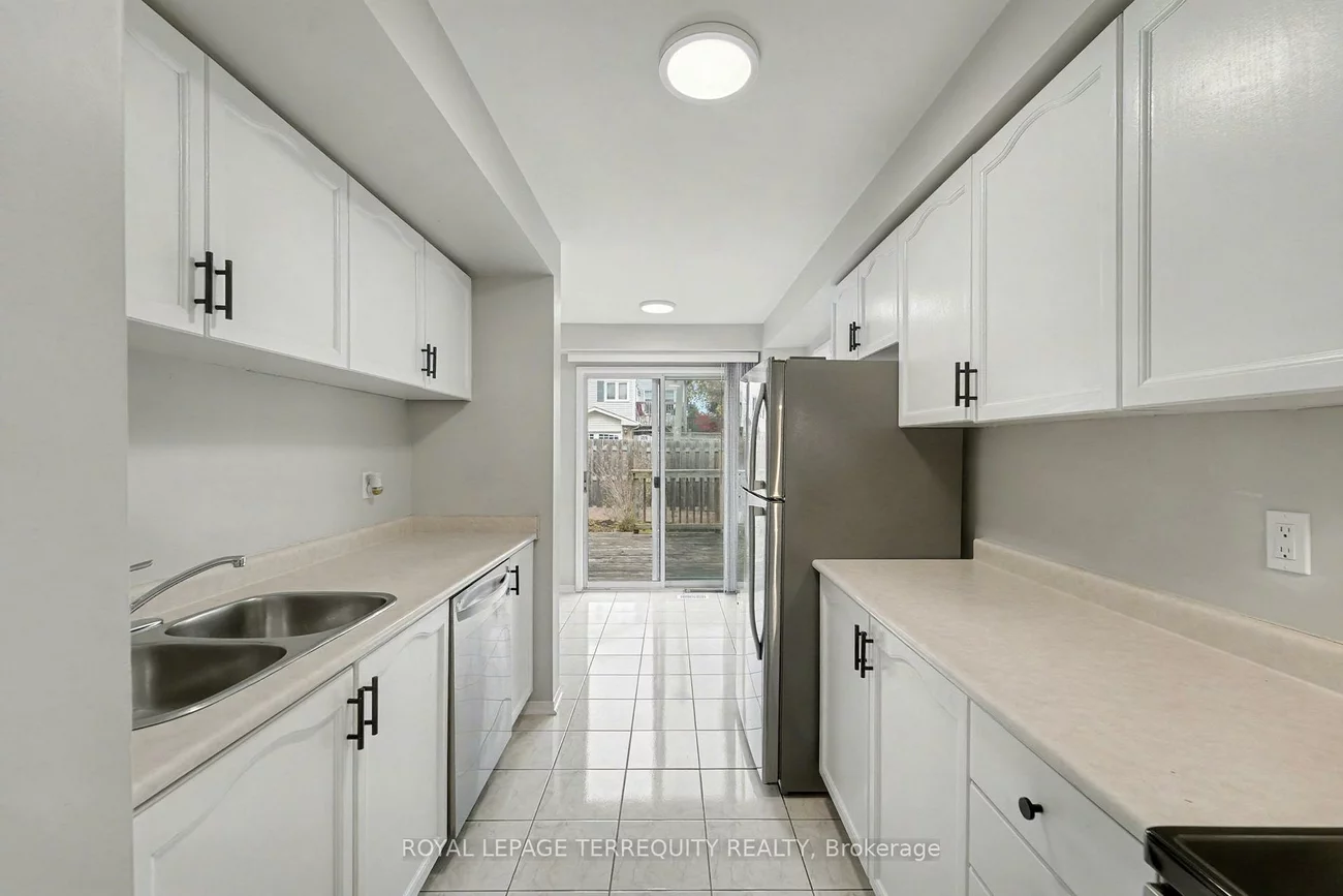 2350, Grand Ravine, 1015 - RO River Oaks, Oakville