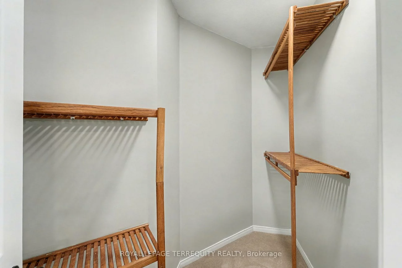 2350, Grand Ravine, 1015 - RO River Oaks, Oakville