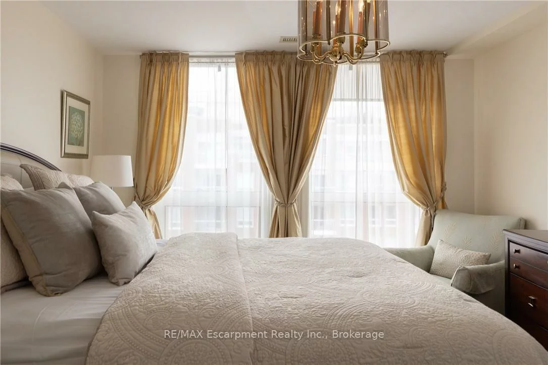 50, Old Mill, 1013 - OO Old Oakville, Oakville